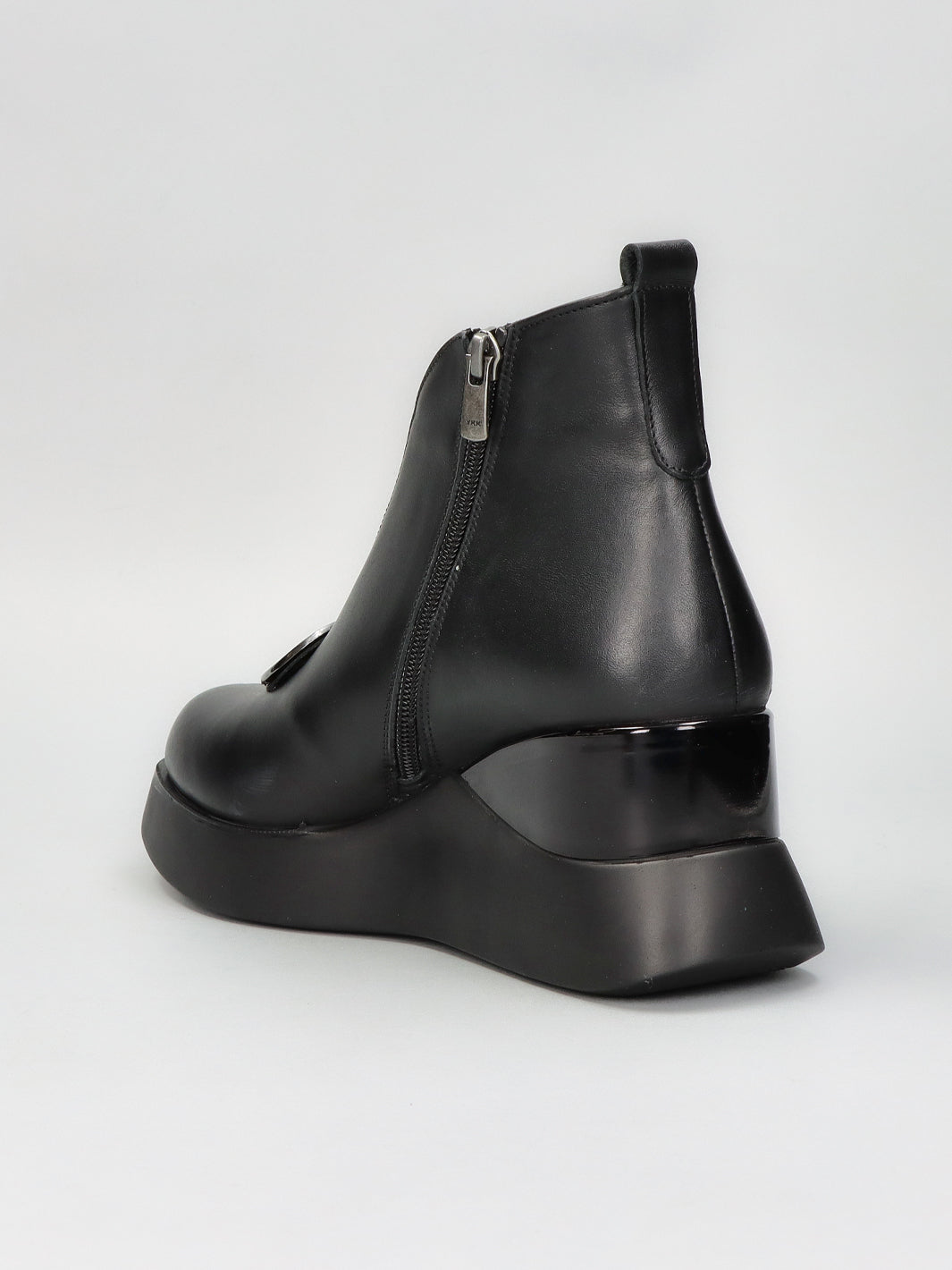 LEATHER ANKLE BOOTS - BLACK