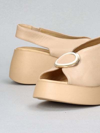 LEATHER SANDALS - BEIGE