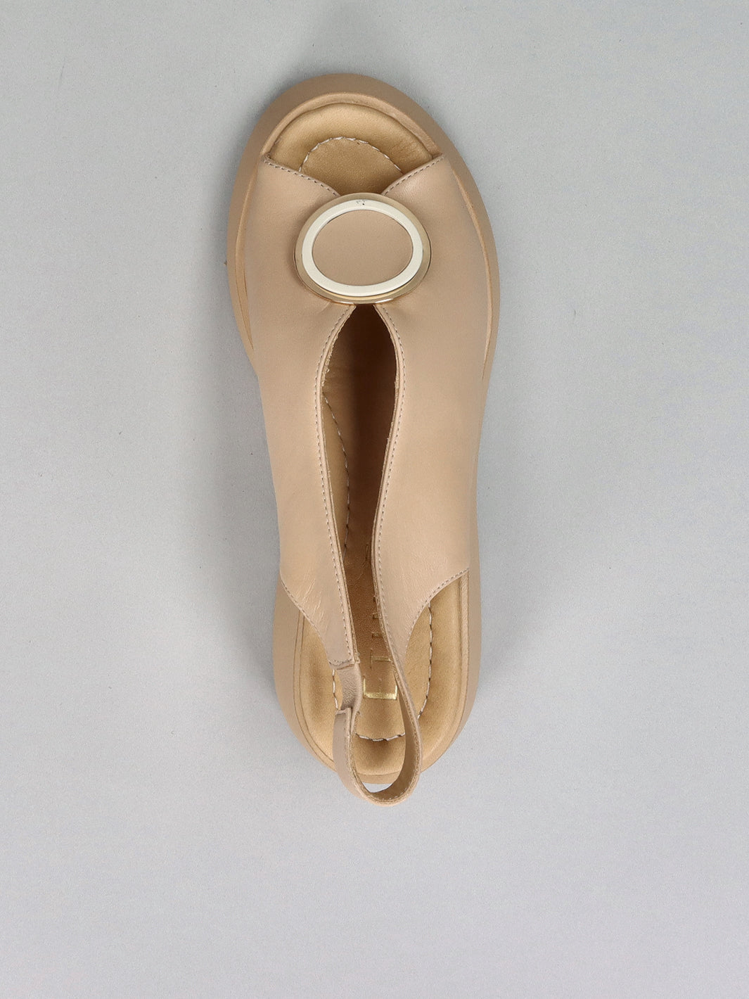 LEATHER SANDALS - BEIGE