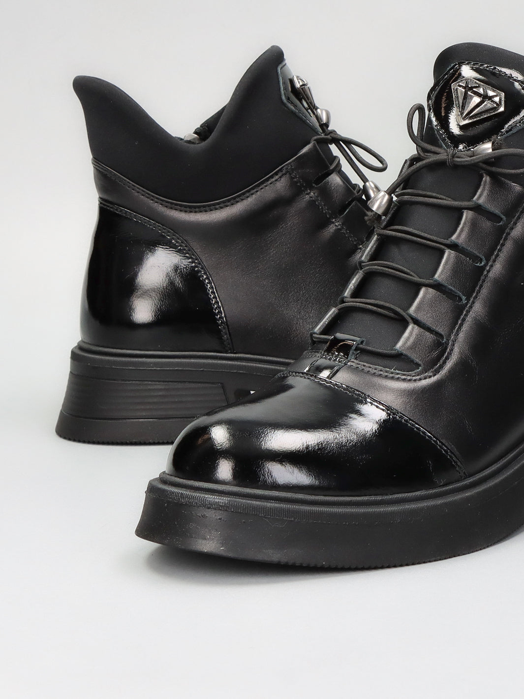 LEATHER ANKLE SHOES - BLACK