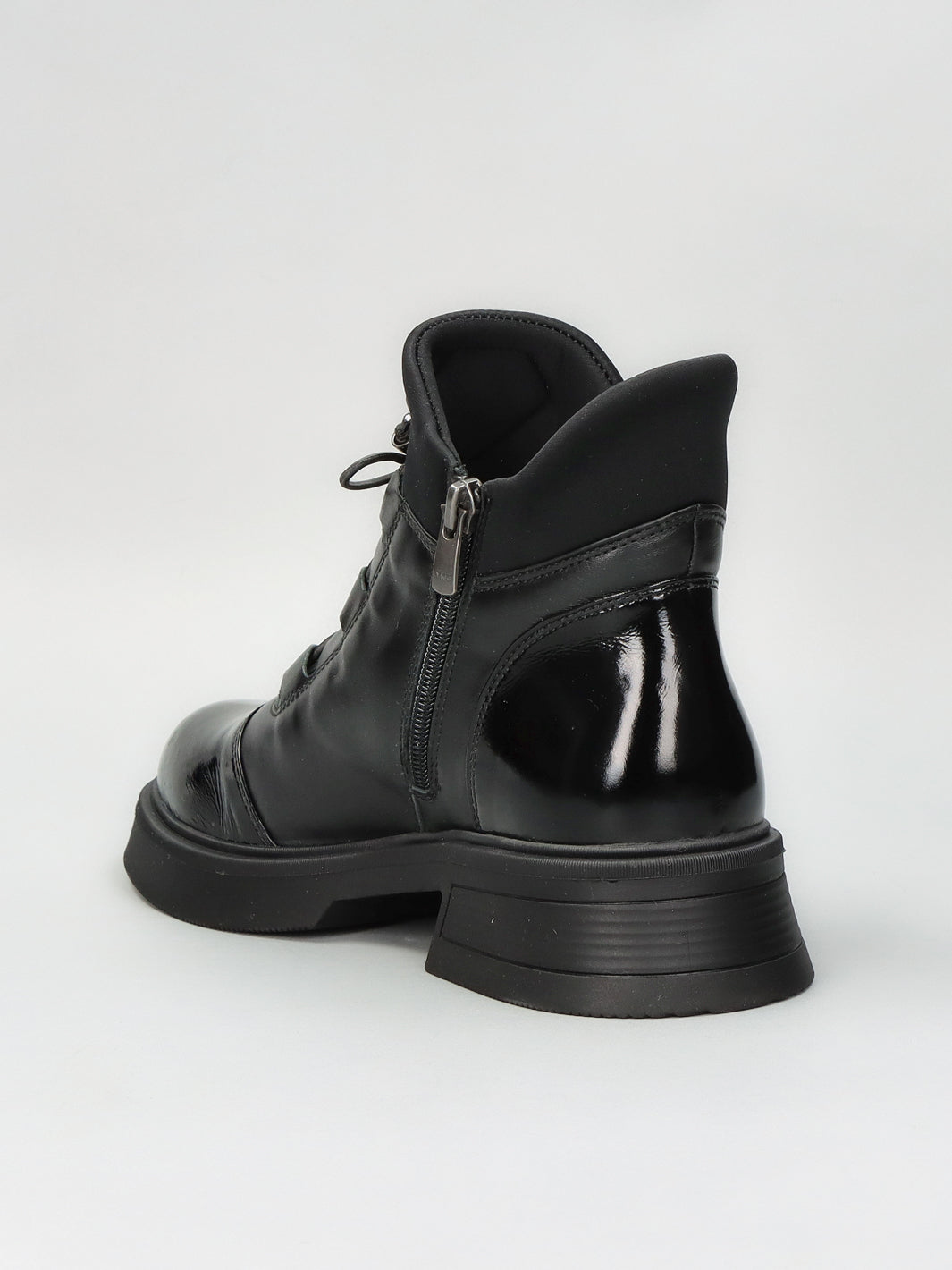 LEATHER ANKLE SHOES - BLACK