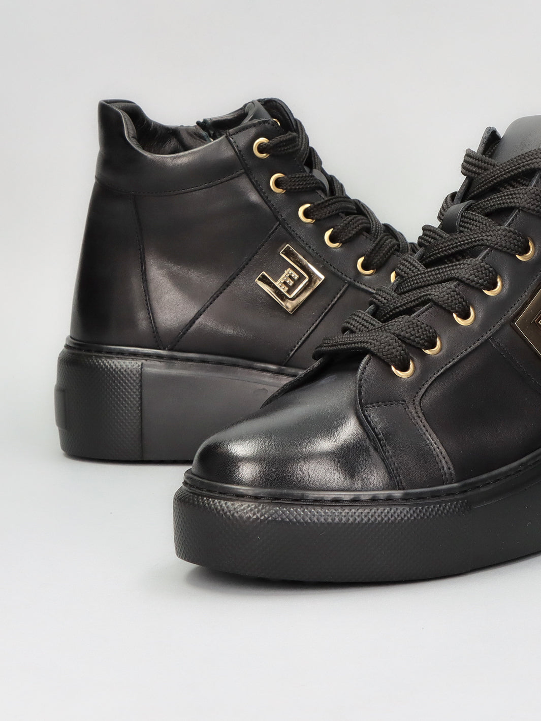 LEATHER ANKLE SNEAKER - BLACK