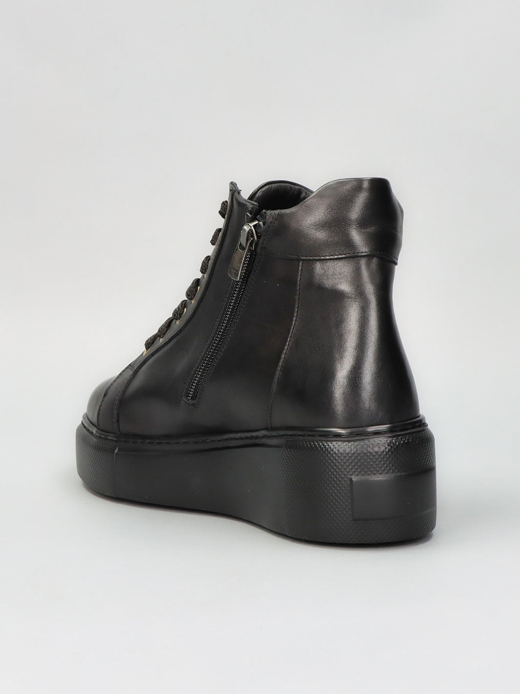 LEATHER ANKLE SNEAKER - BLACK