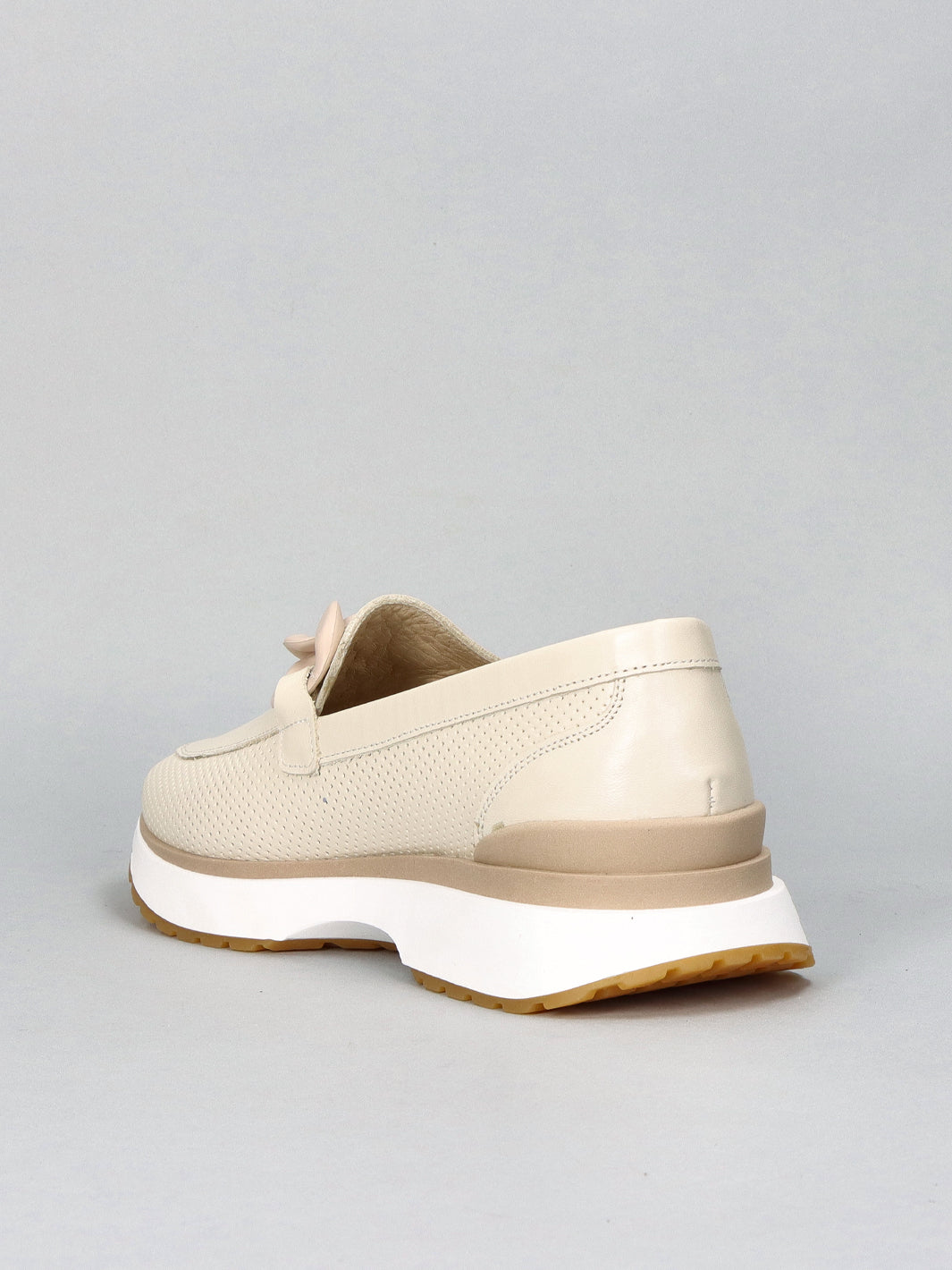 LEATHER LOW SHOES - BEIGE