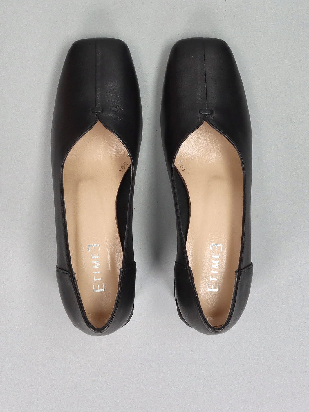 LEATHER PUMPS - BLACK