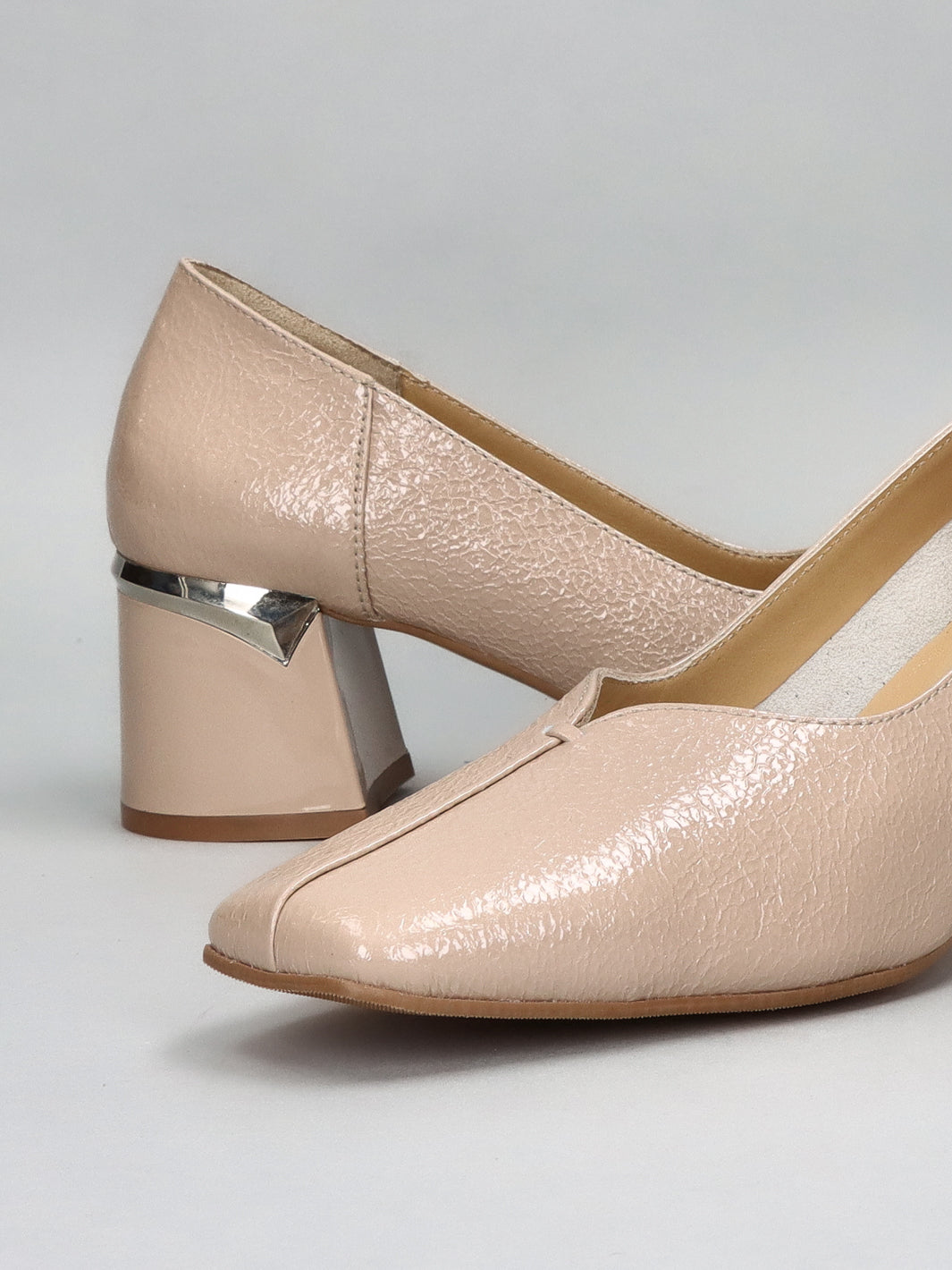 LEATHER PUMPS - BEIGE