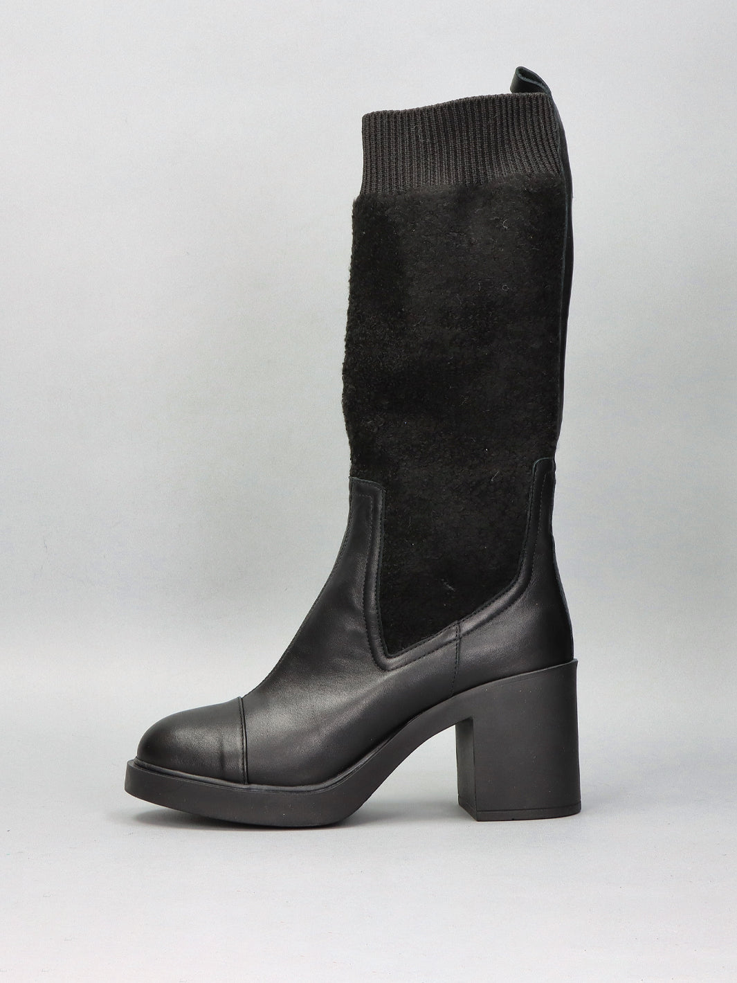 LEATHER BOOTS - BLACK