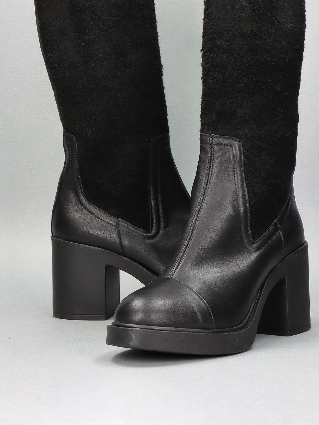 LEATHER BOOTS - BLACK