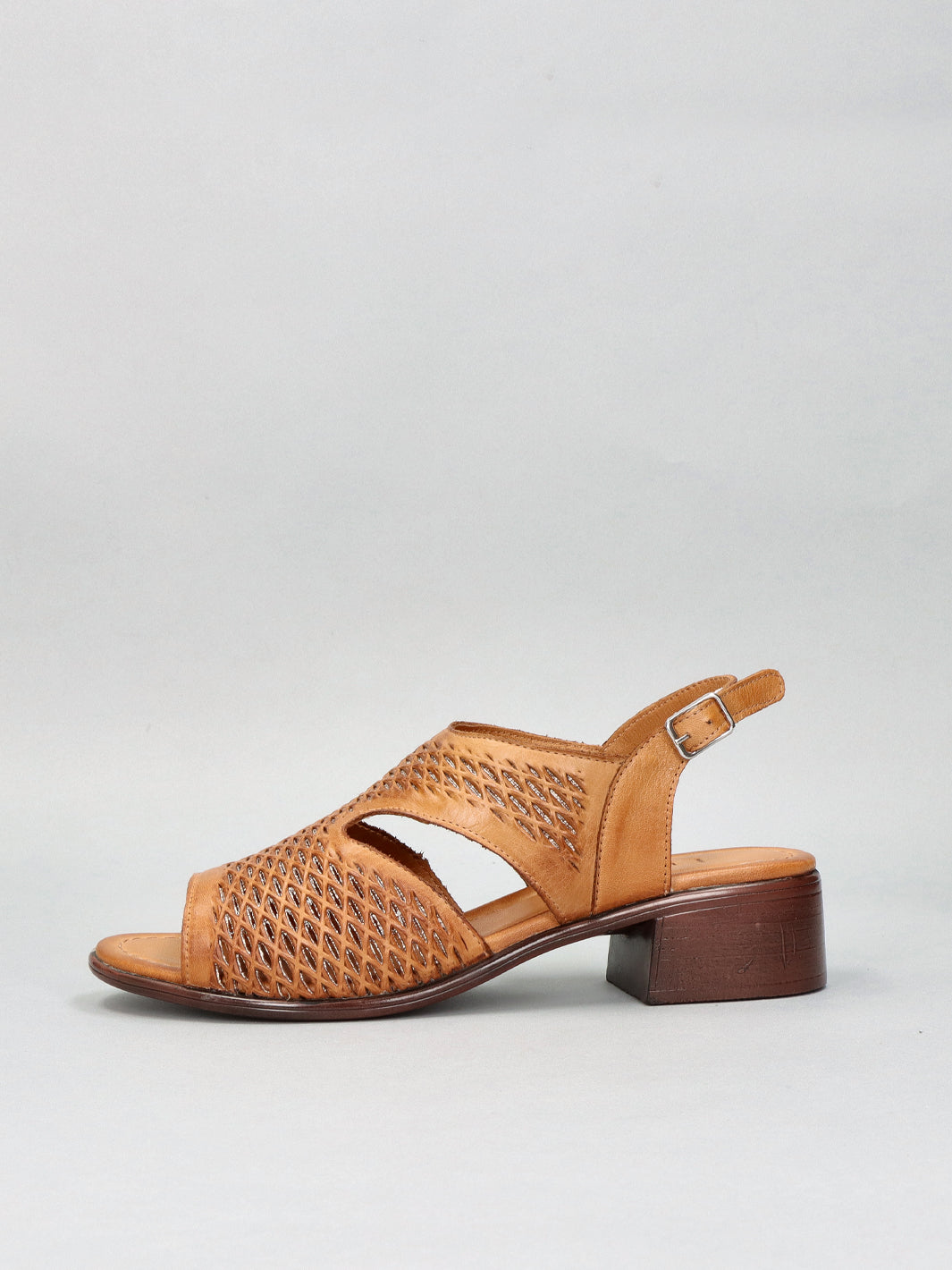 LEATHER SANDALS - COGNAC BROWN