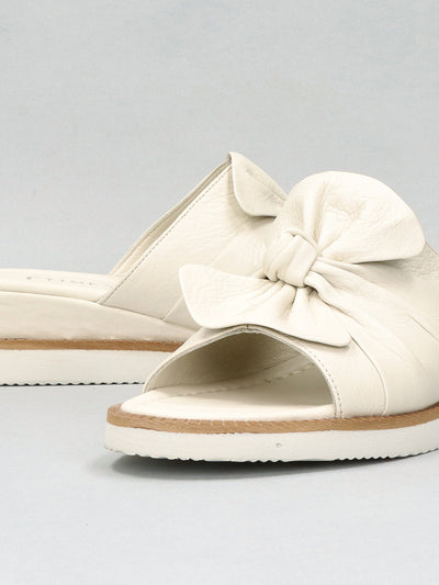 LEATHER SLIPPERS - BEIGE/WHITE