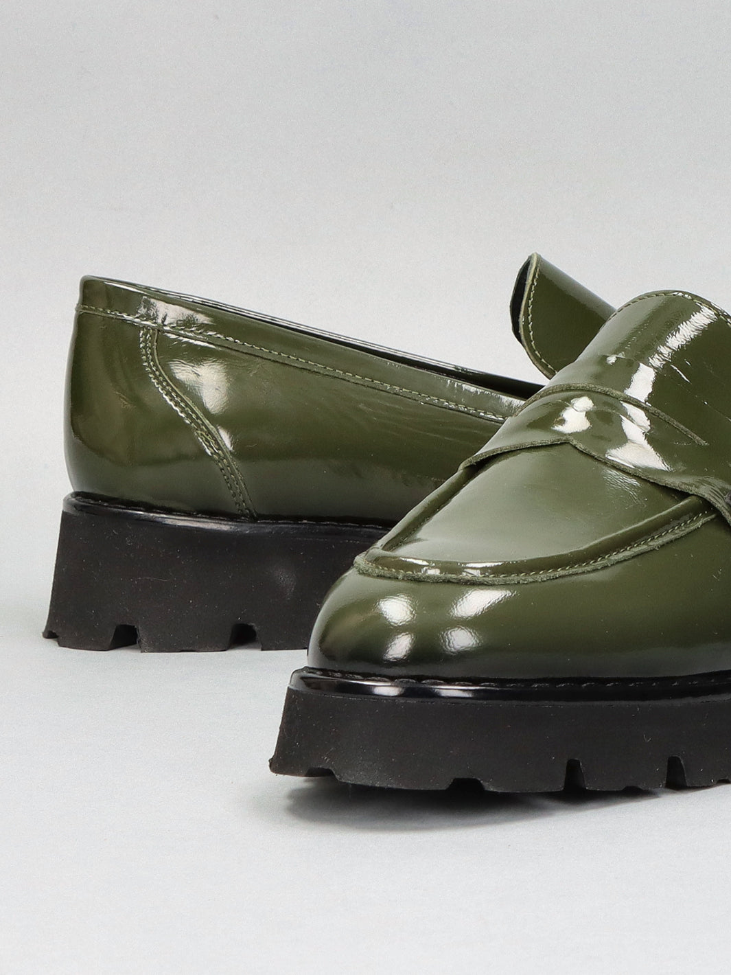 LEATHER LOW SHOES - OLIVE