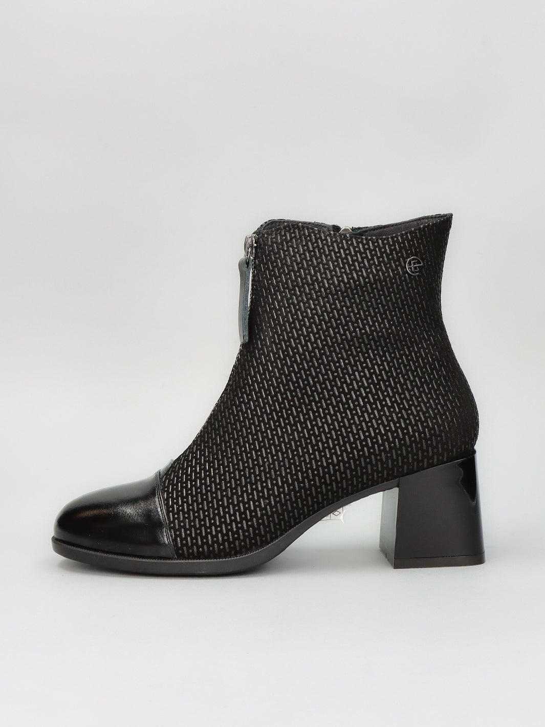 LEATHER ANKLE BOOTS - BLACK