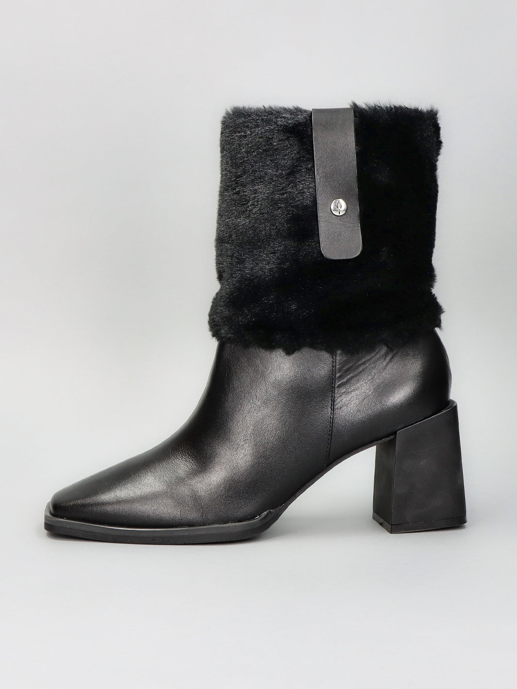 LEATHER BOOTS - BLACK