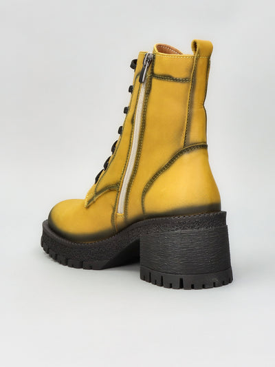 LEATHER ANKLE BOOTS - YELLOW