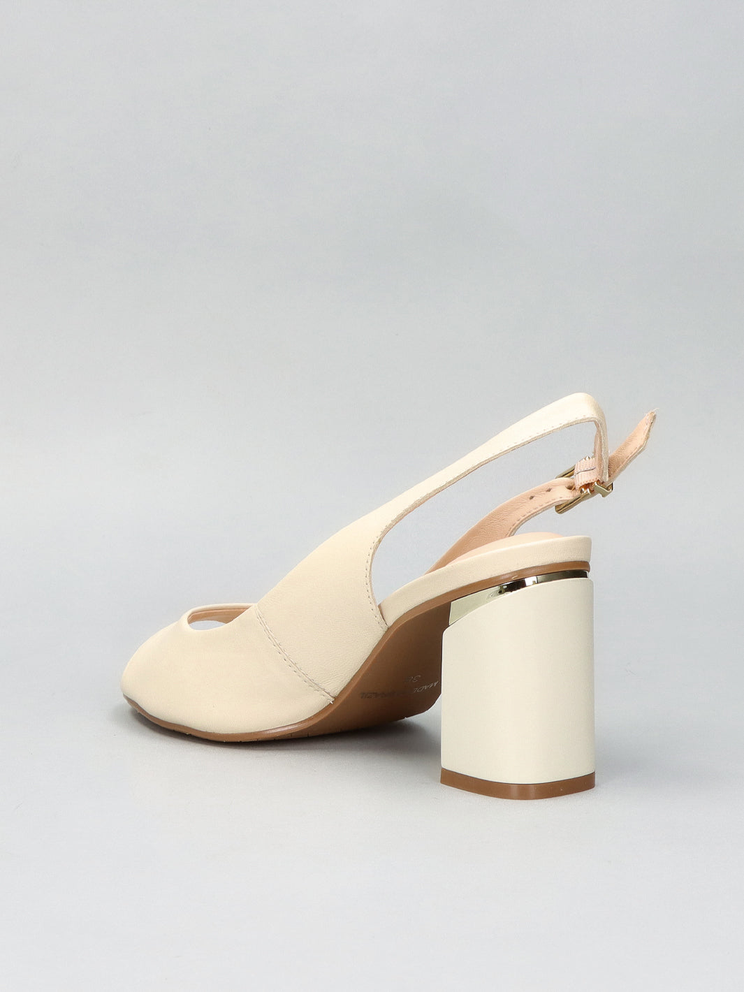 LEATHER SANDALS - BEIGE