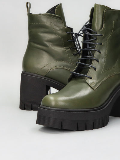 LEATHER ANKLE BOOTS - OLIVE