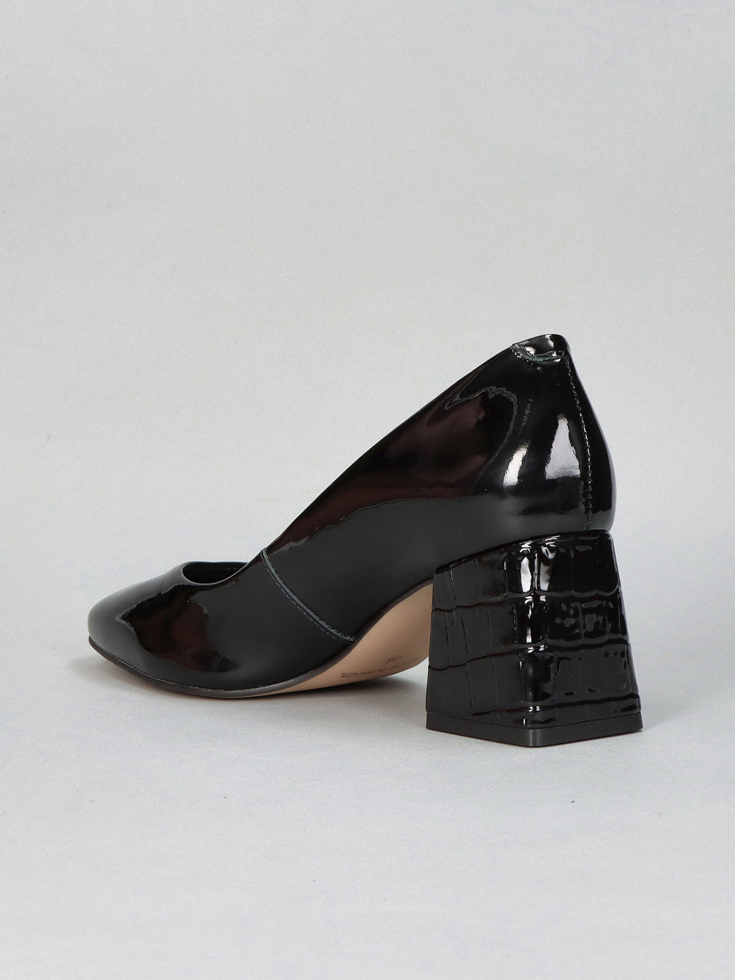 LEATHER PUMPS - BLACK