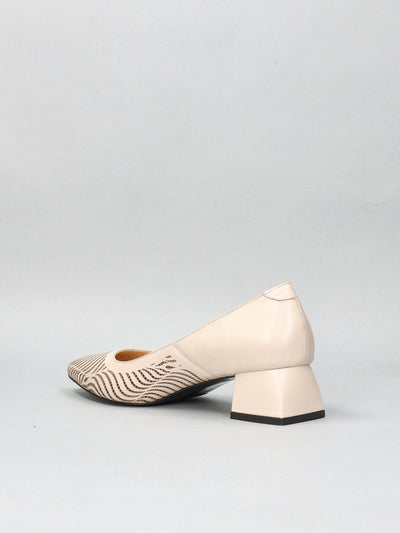 LEATHER PUMPS - BEIGE