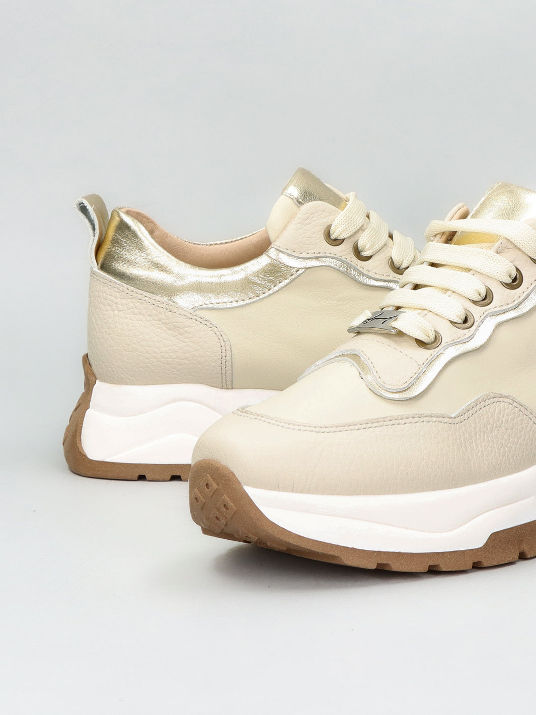 LEATHER SNEAKER - BEIGE