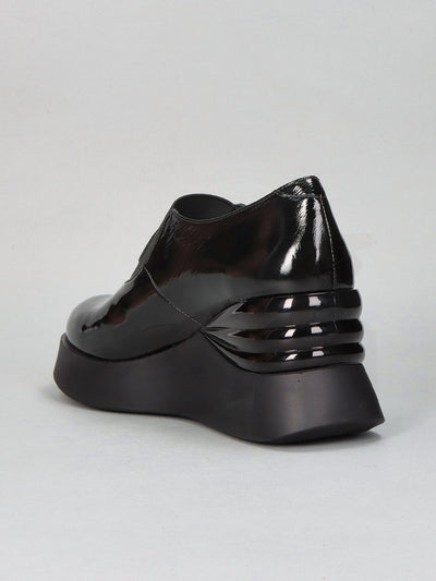 LEATHER LOW SHOES - BLACK