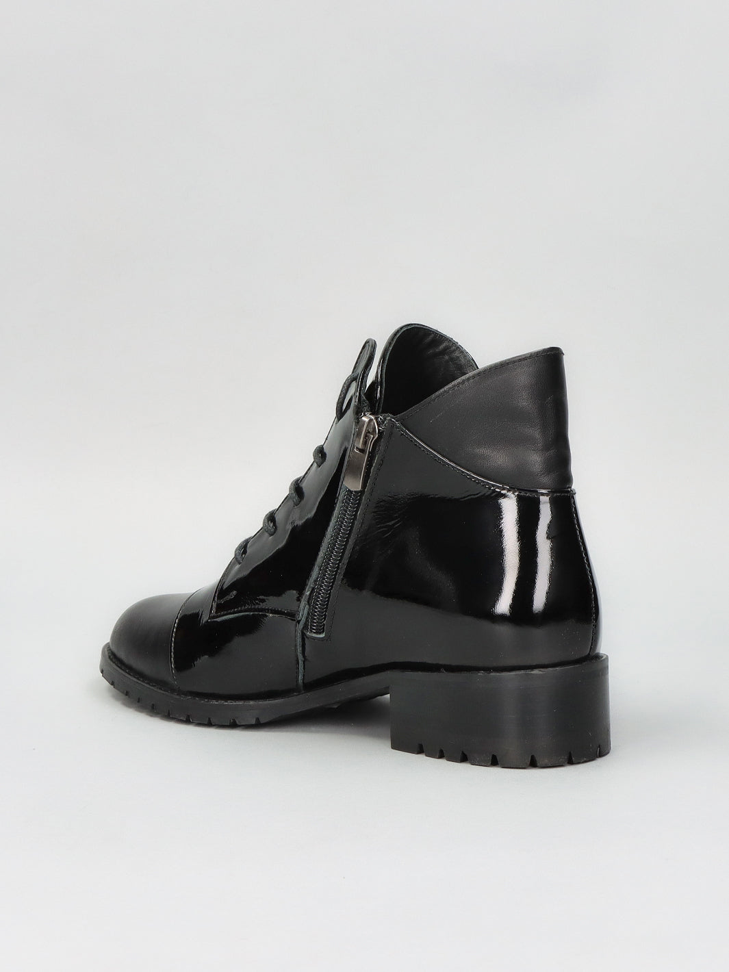 LEATHER ANKLE SHOES - BLACK