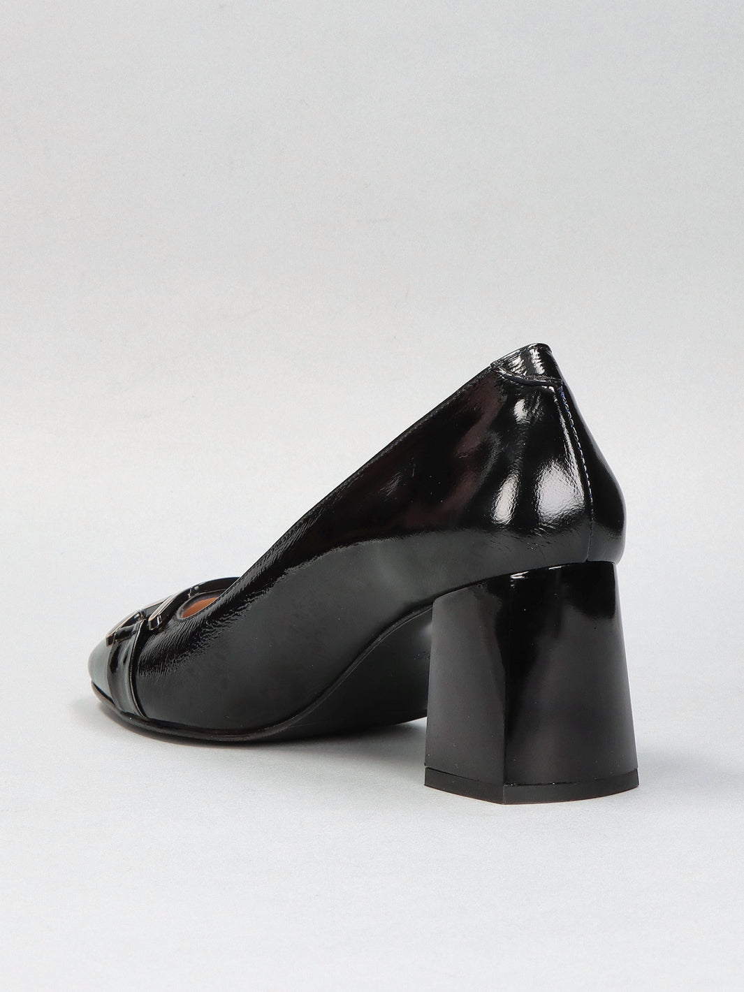 LEATHER PUMPS - BLACK