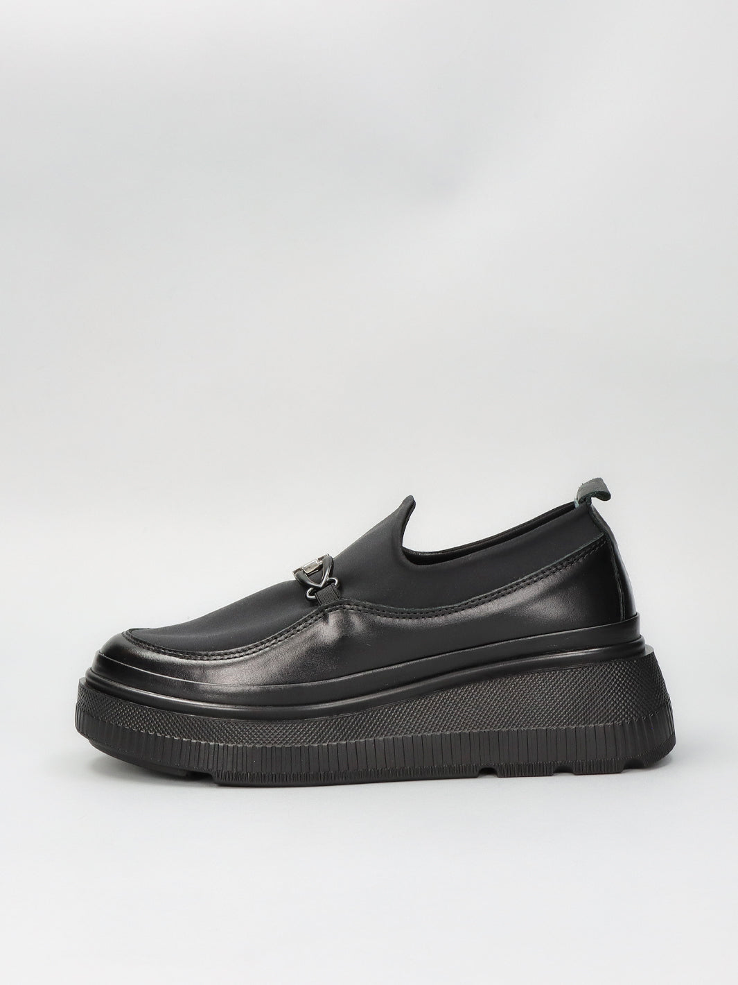 LEATHER LOW SHOES - BLACK