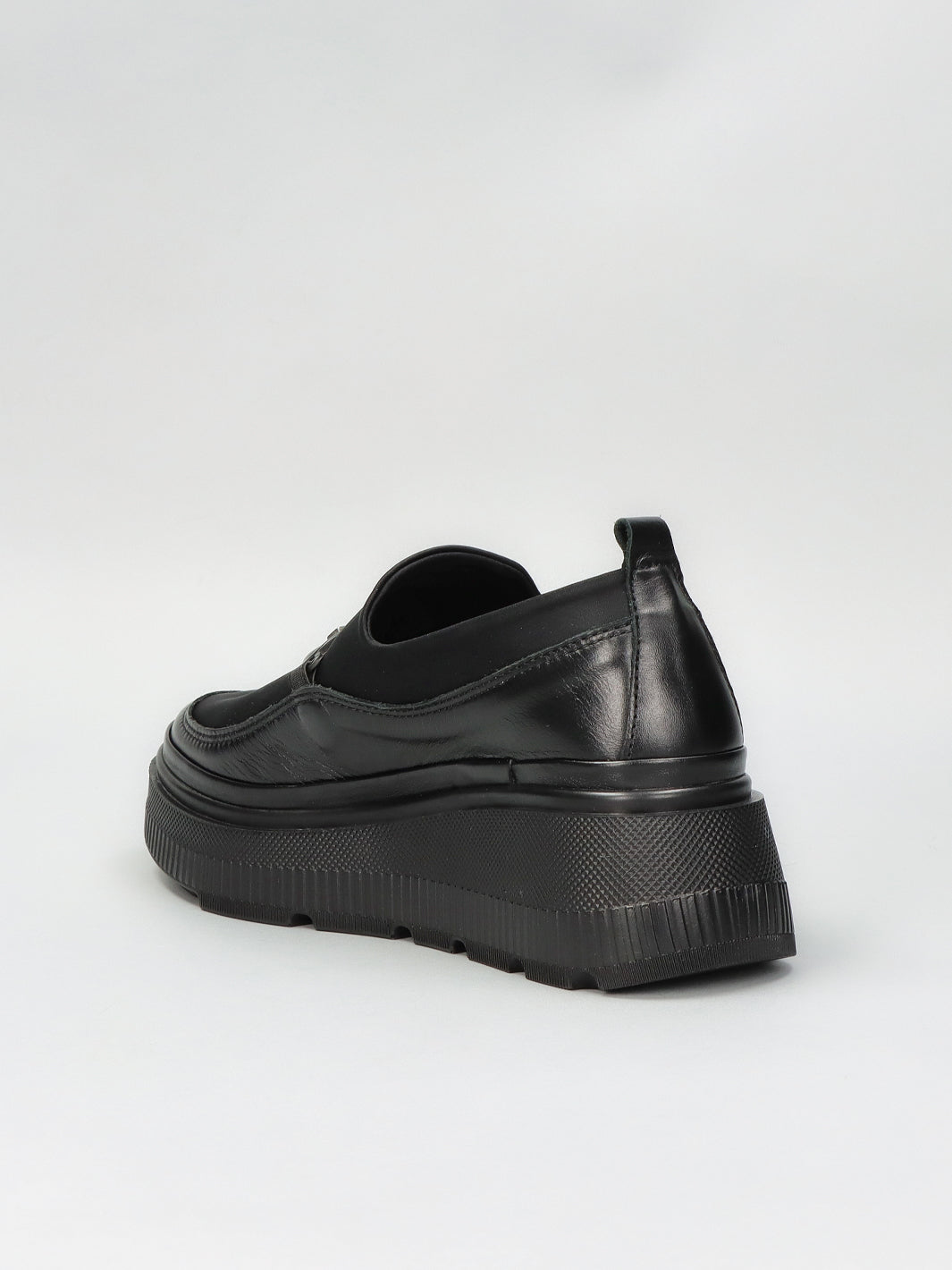 LEATHER LOW SHOES - BLACK