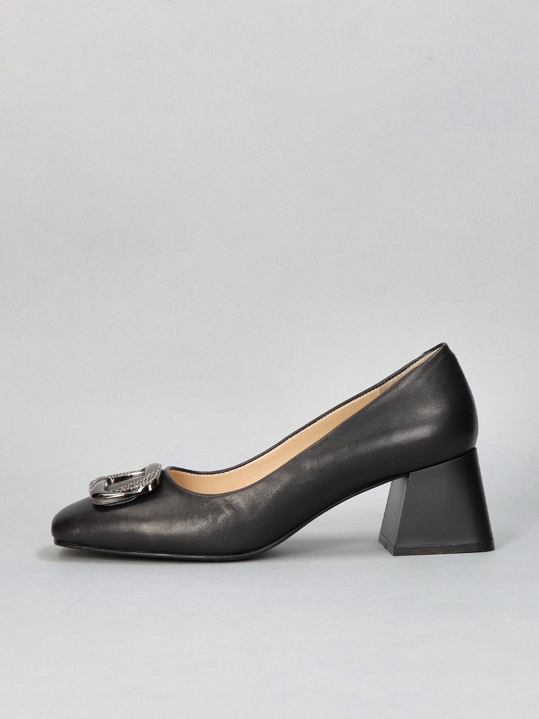 LEATHER PUMPS - BLACK