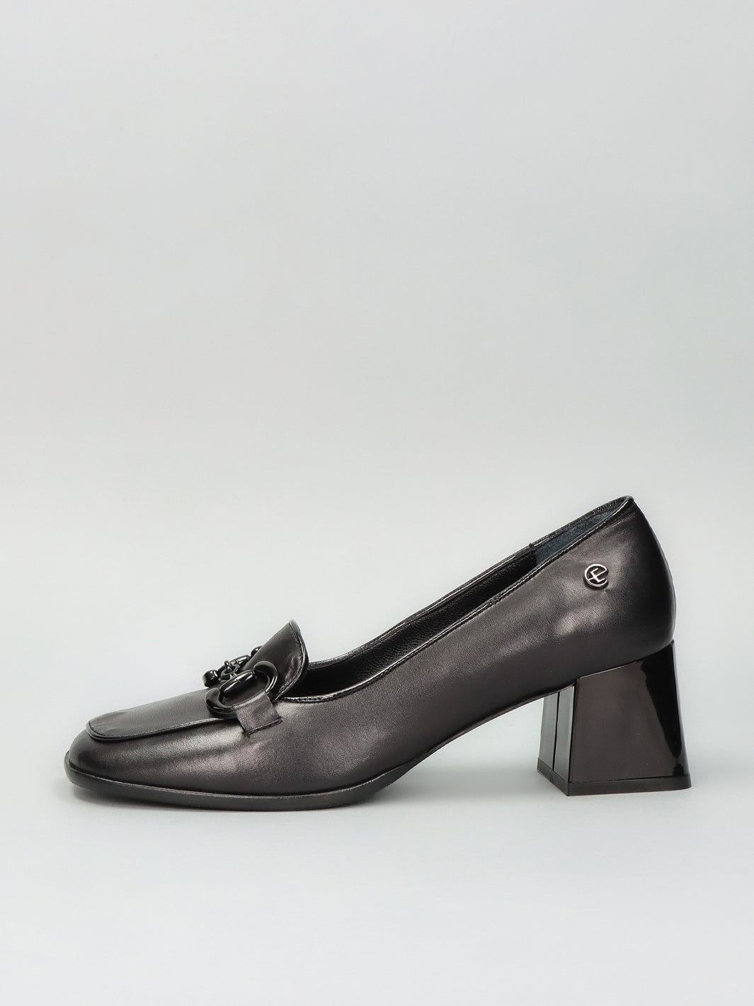 LEATHER LOW SHOES - BLACK