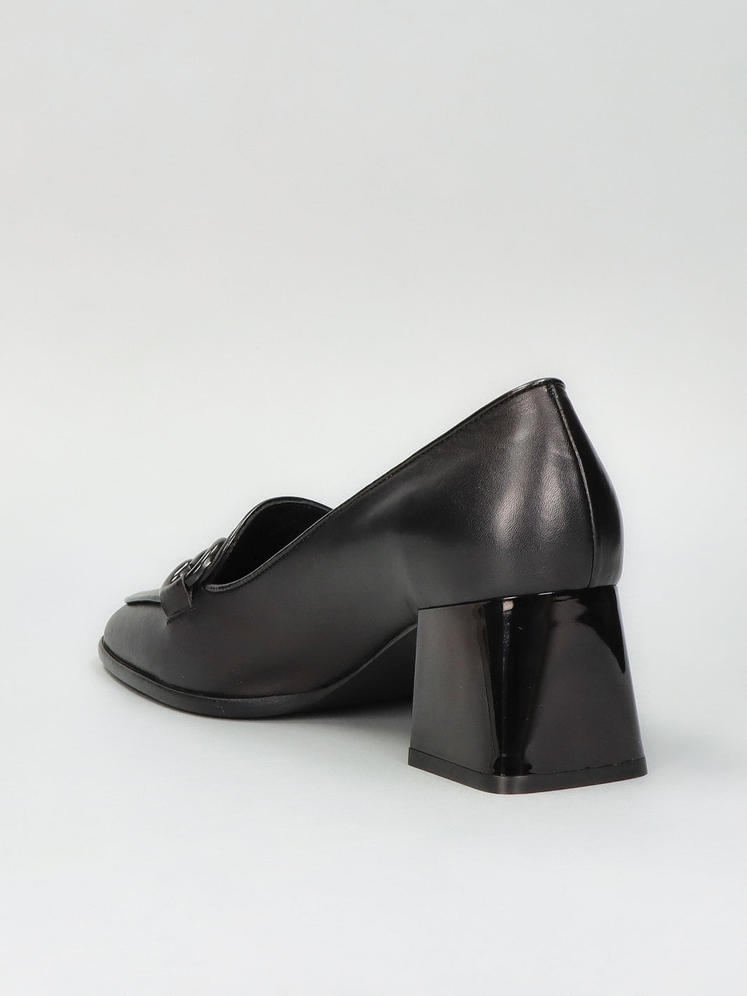 LEATHER LOW SHOES - BLACK