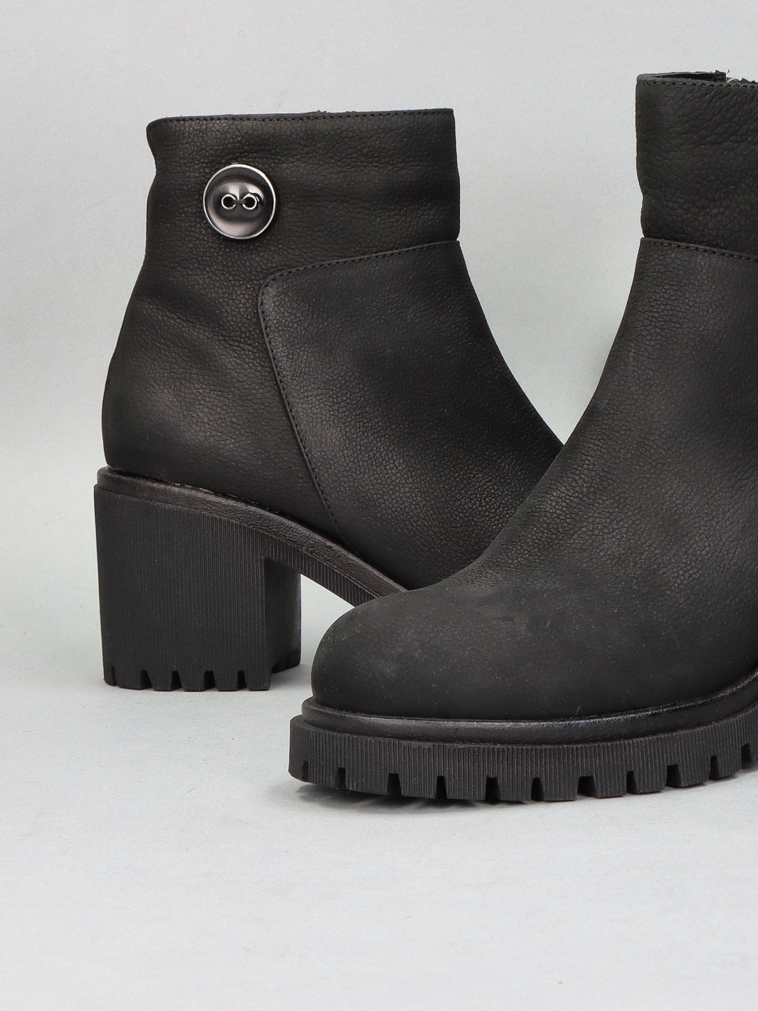 NUBUCK ANKLE BOOTS - BLACK