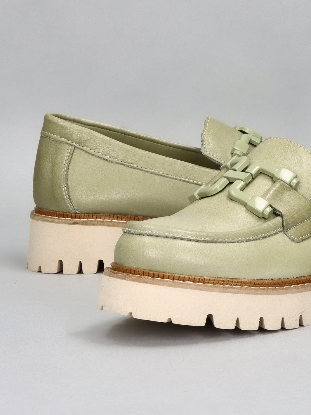 LEATHER LOW SHOES - GREEN