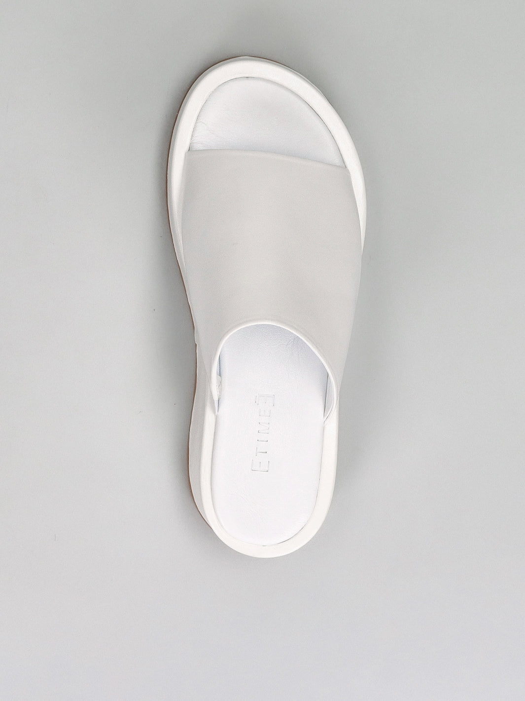 LEATHER SLIPPERS - WHITE