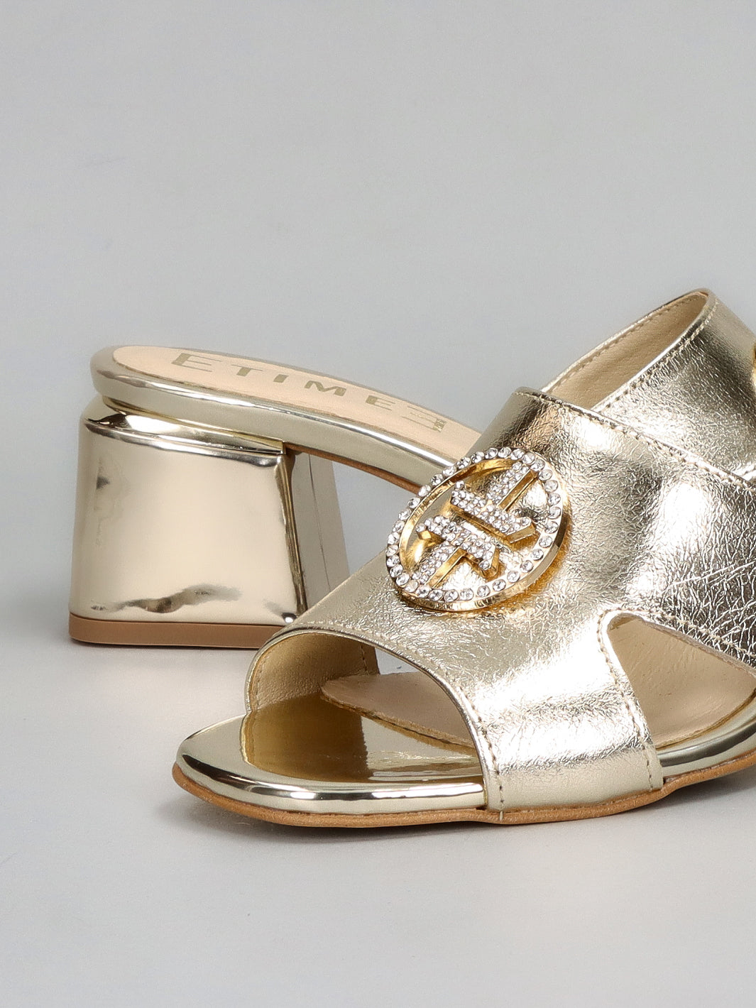 LEATHER SLIPPERS - GOLD