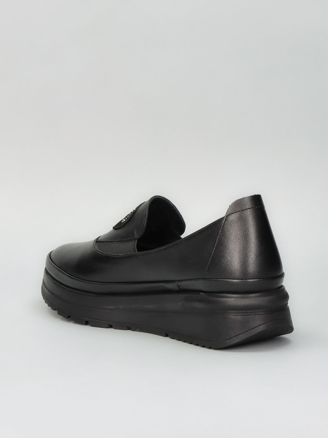 LEATHER LOW SHOES - BLACK