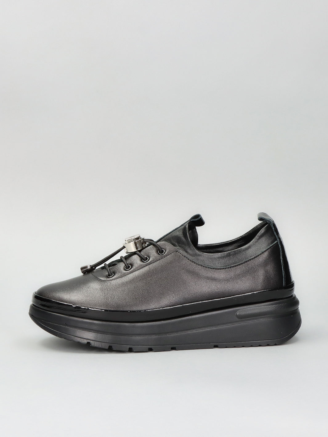 LEATHER LOW SHOES - BLACK