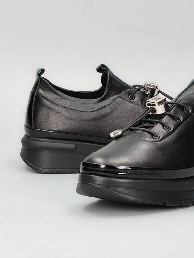 LEATHER LOW SHOES - BLACK