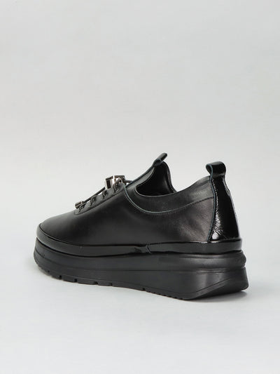 LEATHER LOW SHOES - BLACK