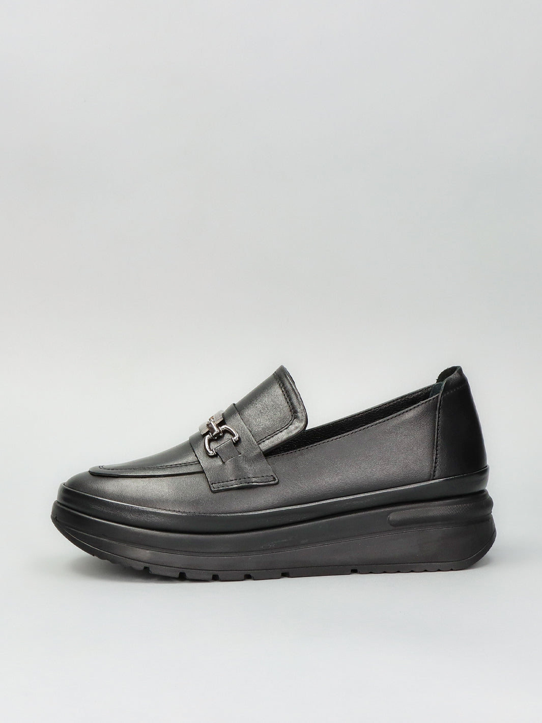 LEATHER LOW SHOES - BLACK