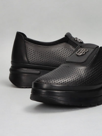 LEATHER LOW SHOES - BLACK