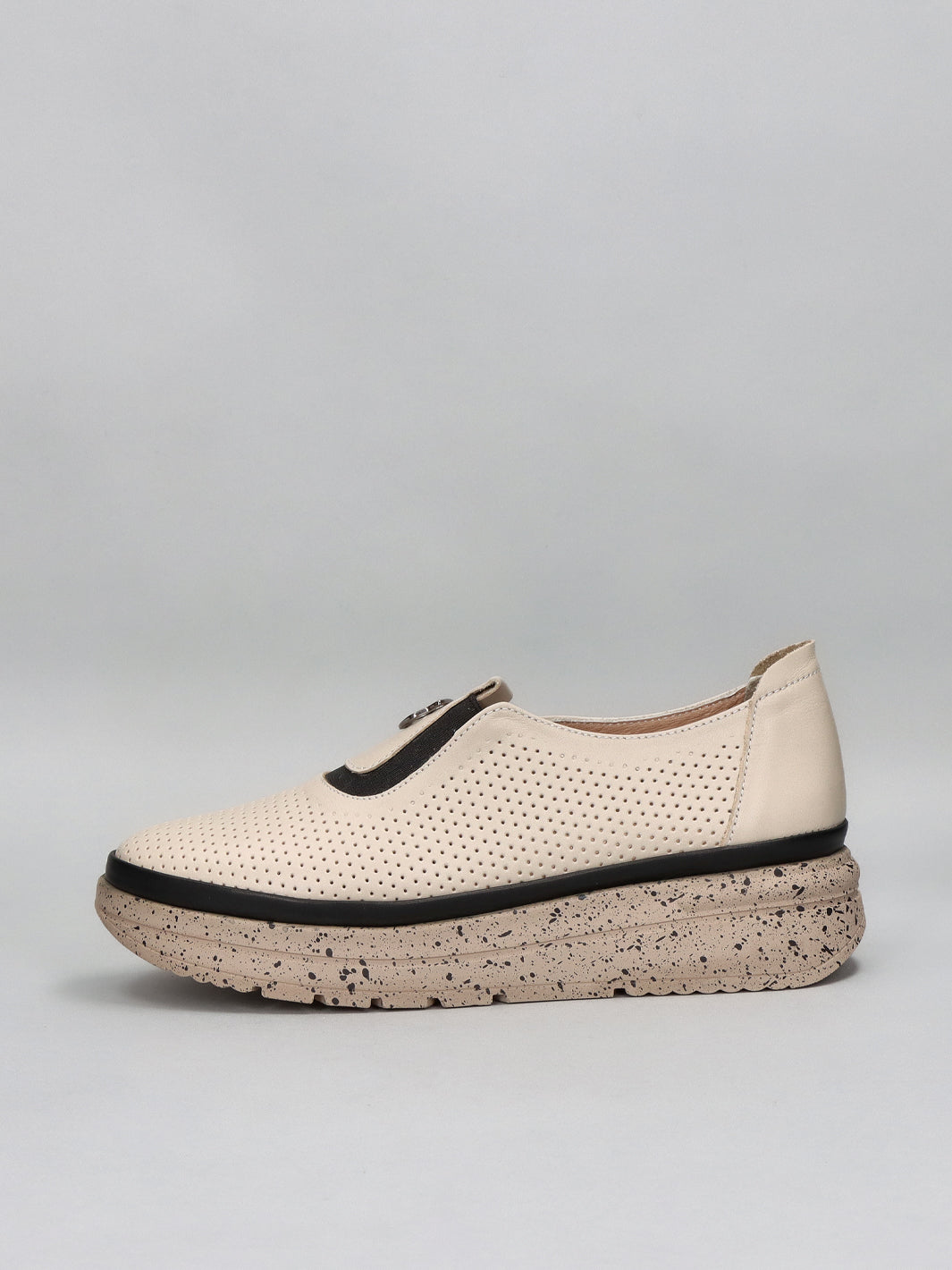 LEATHER LOW SHOES - BEIGE