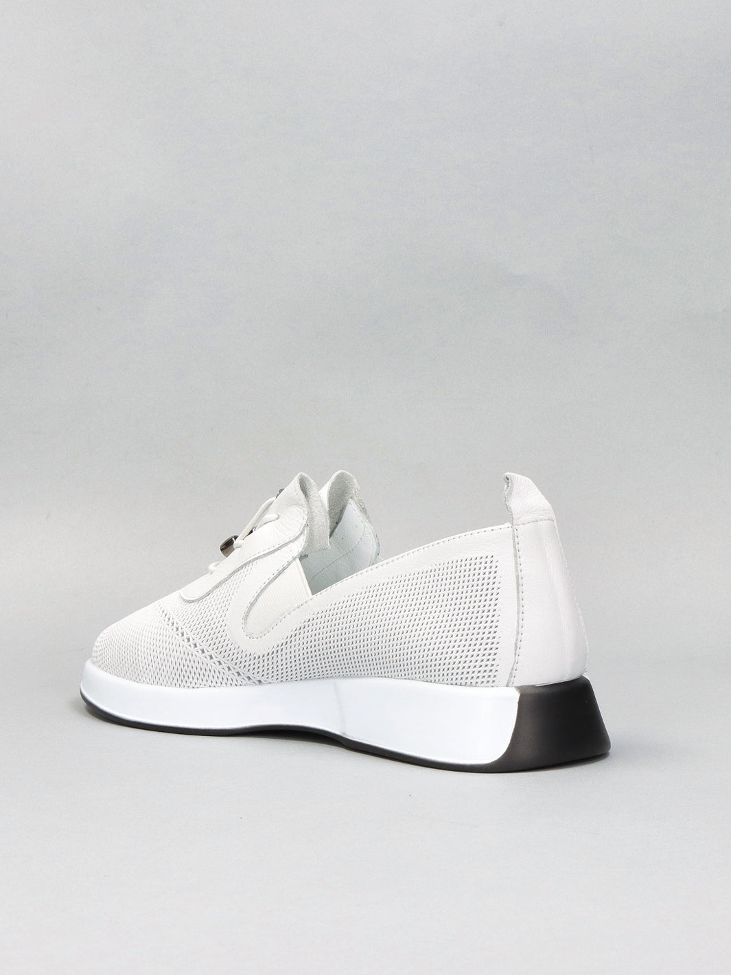 LEATHER LOW SHOES - WHITE