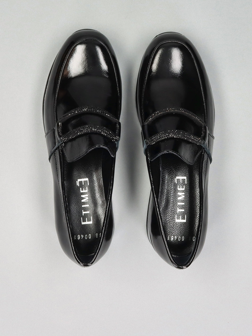 LEATHER LOW SHOES - BLACK