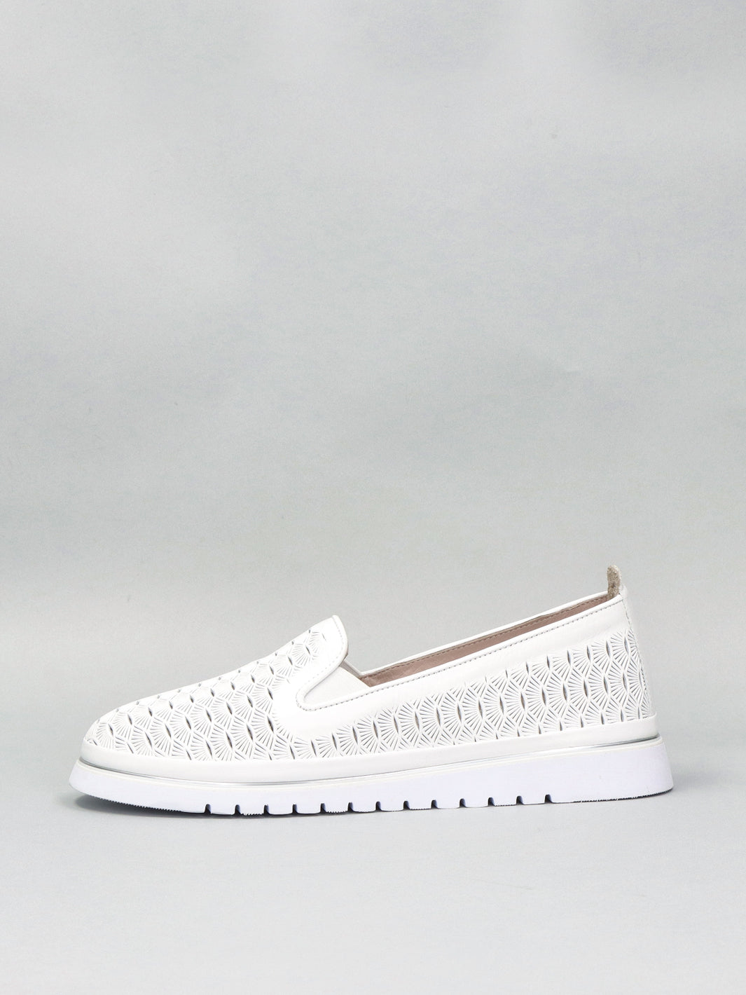 LEATHER LOW SHOES - WHITE