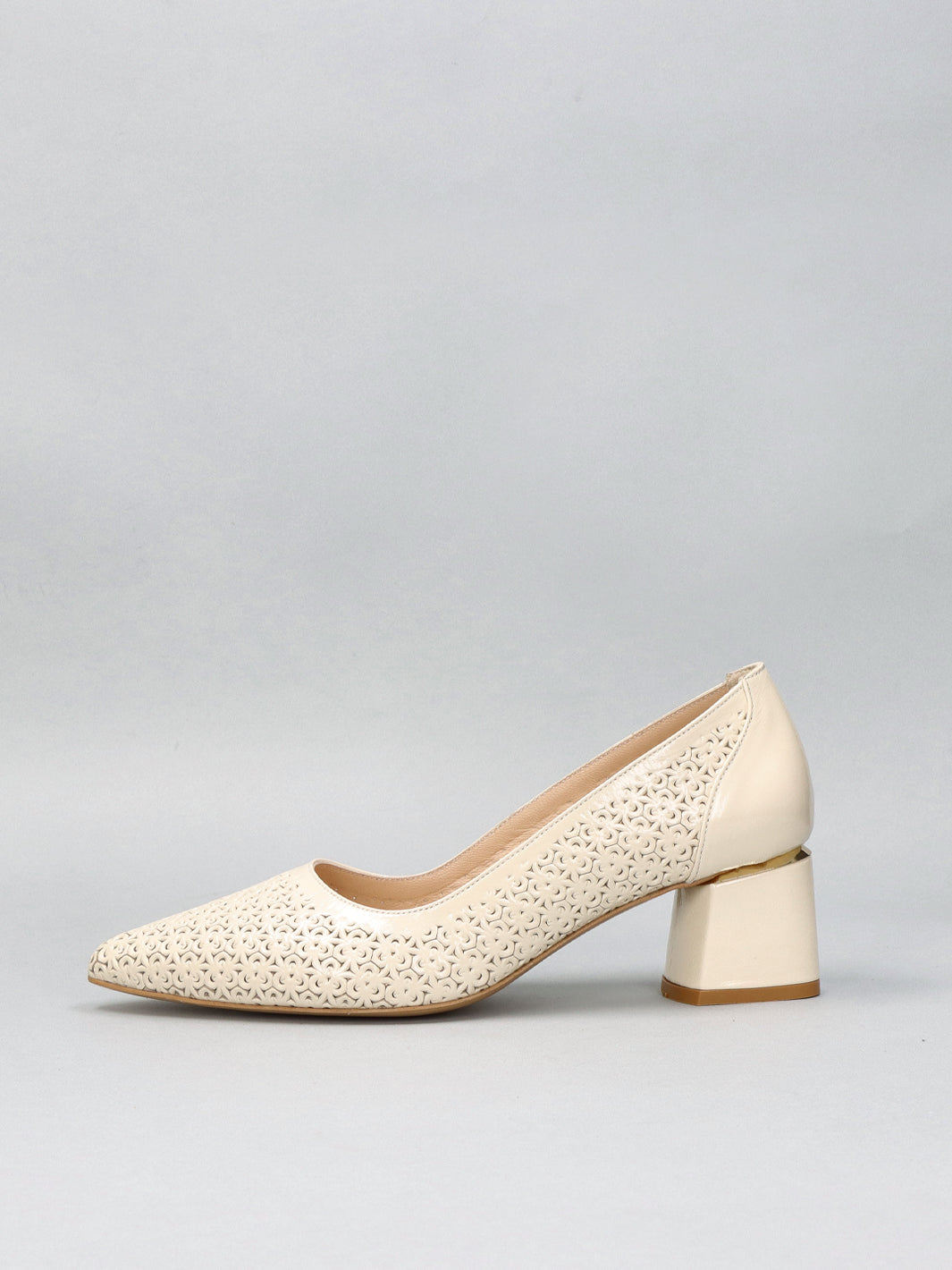 LEATHER PUMPS - BEIGE