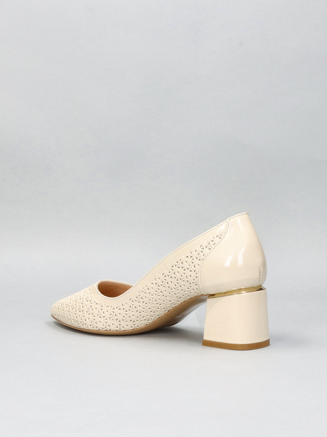 LEATHER PUMPS - BEIGE