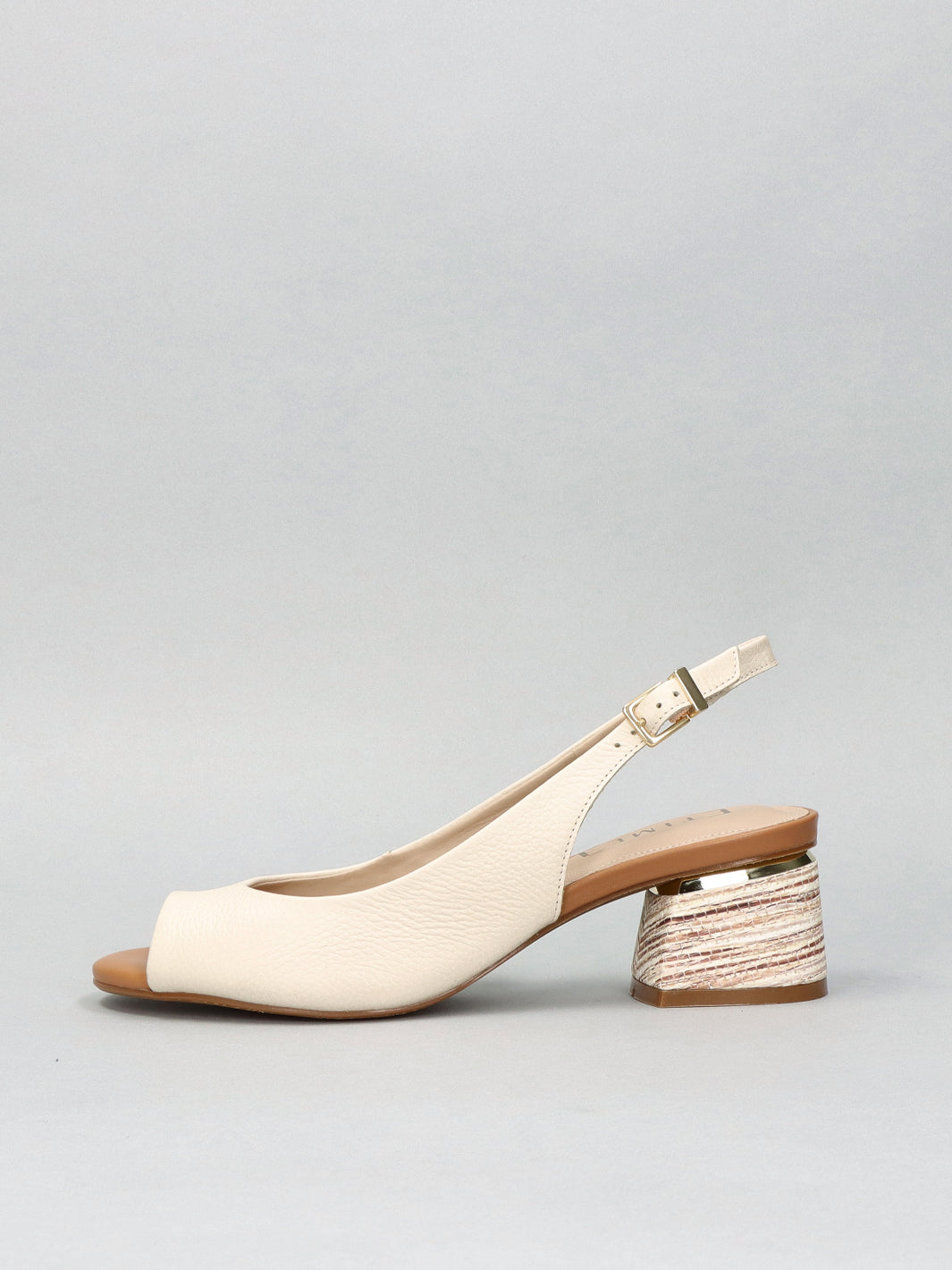 LEATHER SANDALS - BEIGE