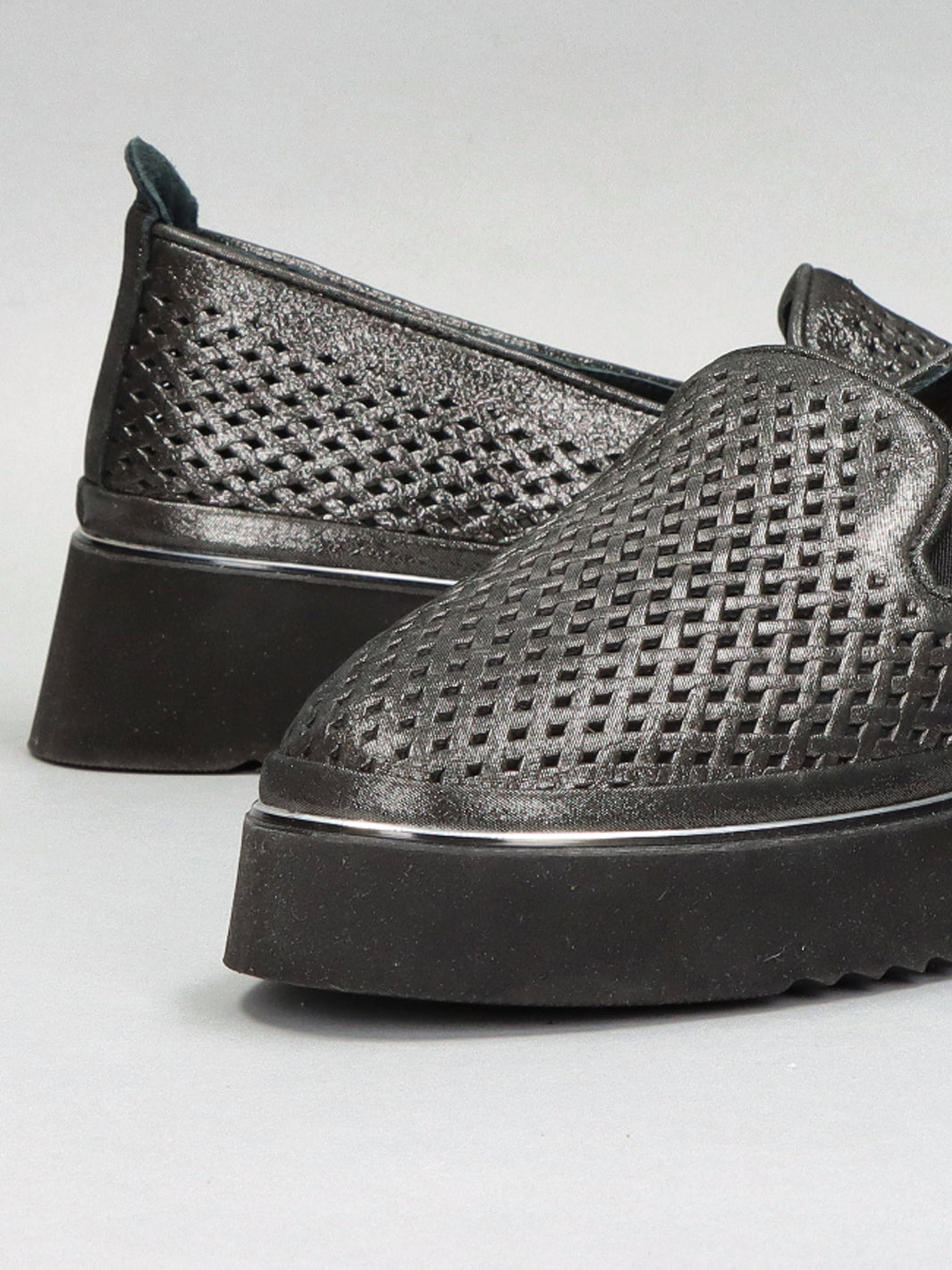 LEATHER LOW SHOES - GREY/BLACK